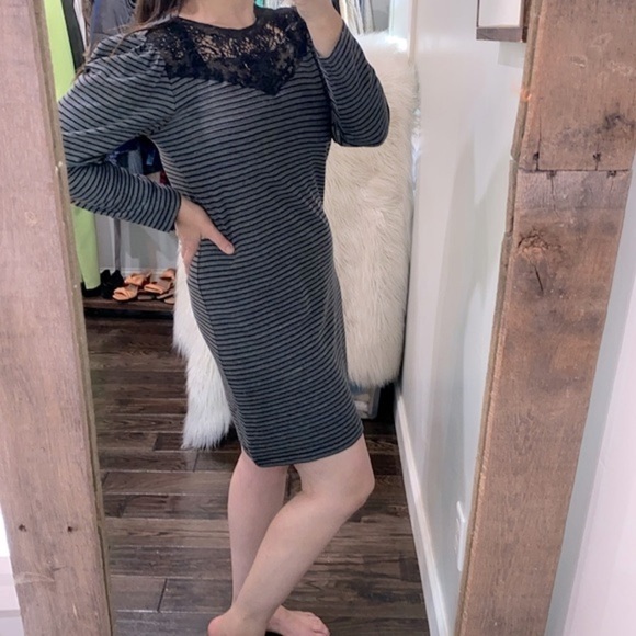 Striped dress size medium - Picture 3 of 4